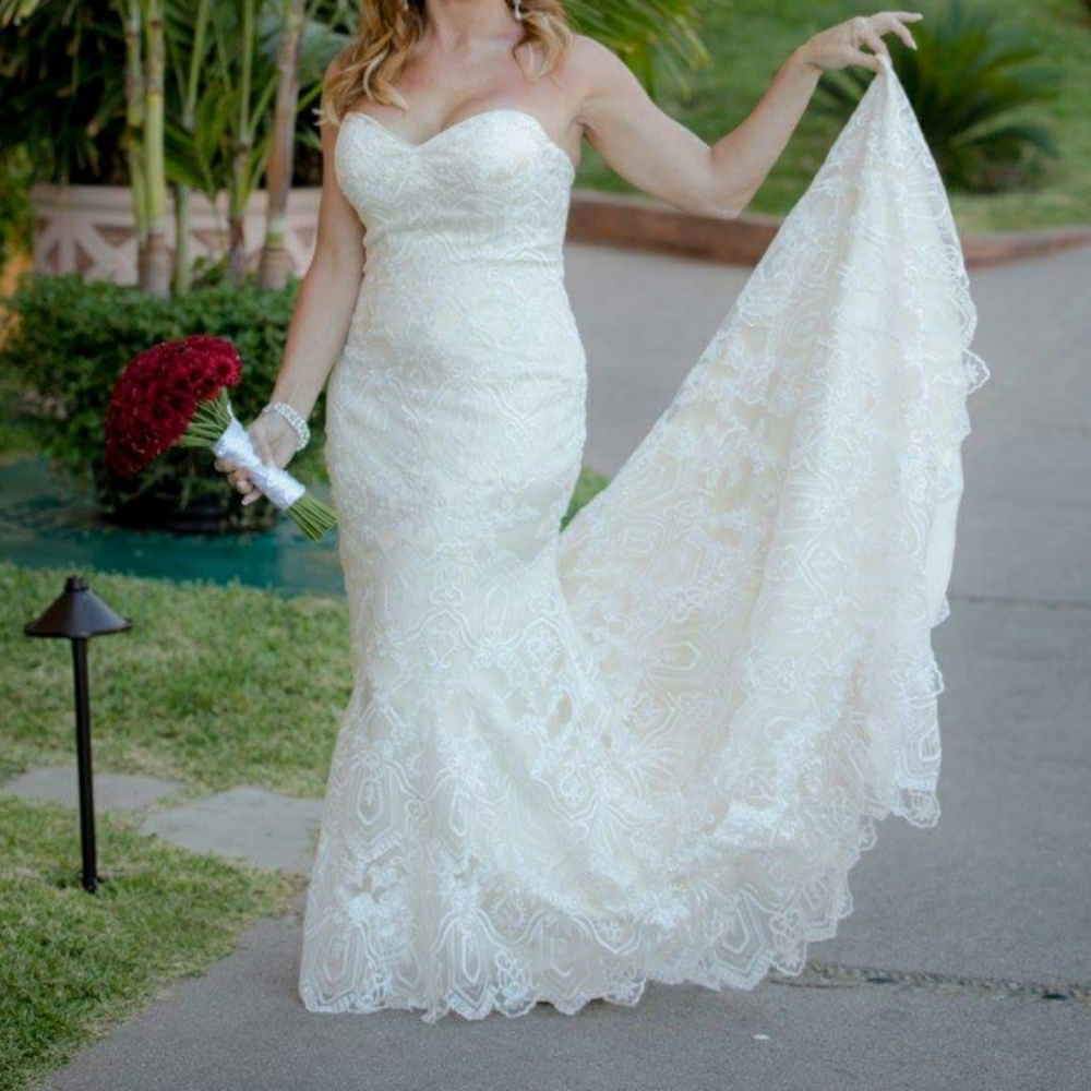 Wedding Dress - Picture 3 of 4
